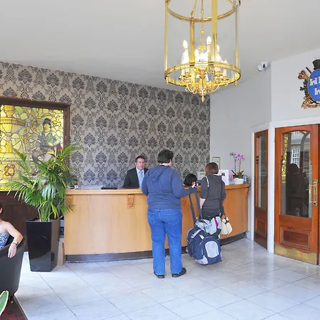 Parliament Hotel 3*
