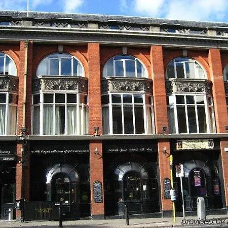 Parliament Hotel 3*