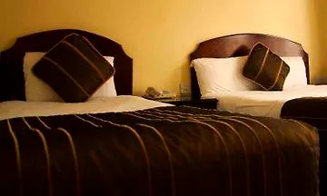 Parliament Hotel 3*