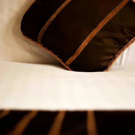 Hotel Parliament 3*