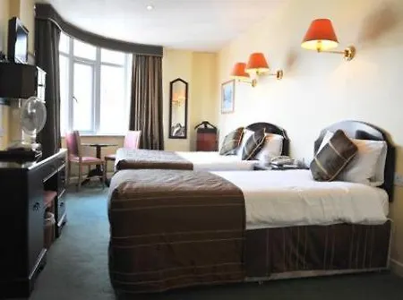 Parliament Hotel 3*