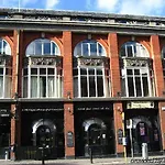 Parliament Hotel 3*