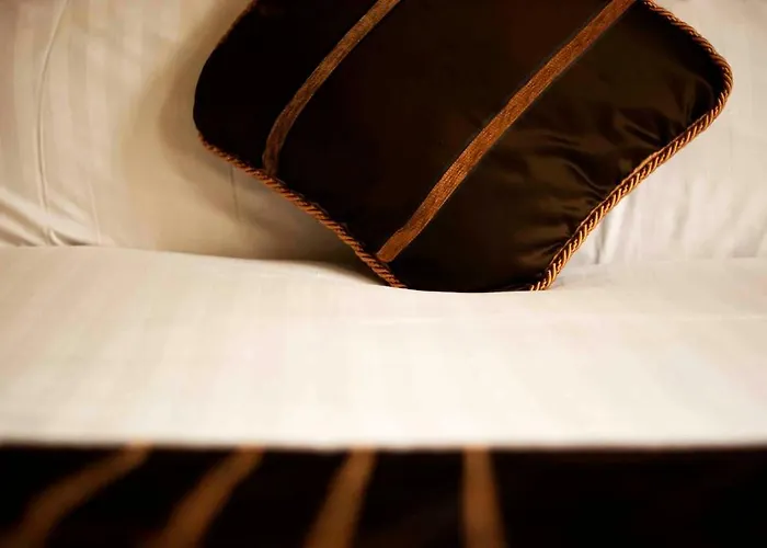 מלון Parliament 3*